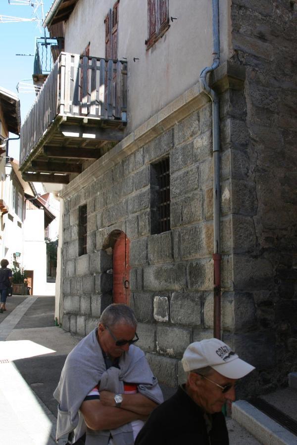 Hotel Saint Jean Montclar  Esterno foto